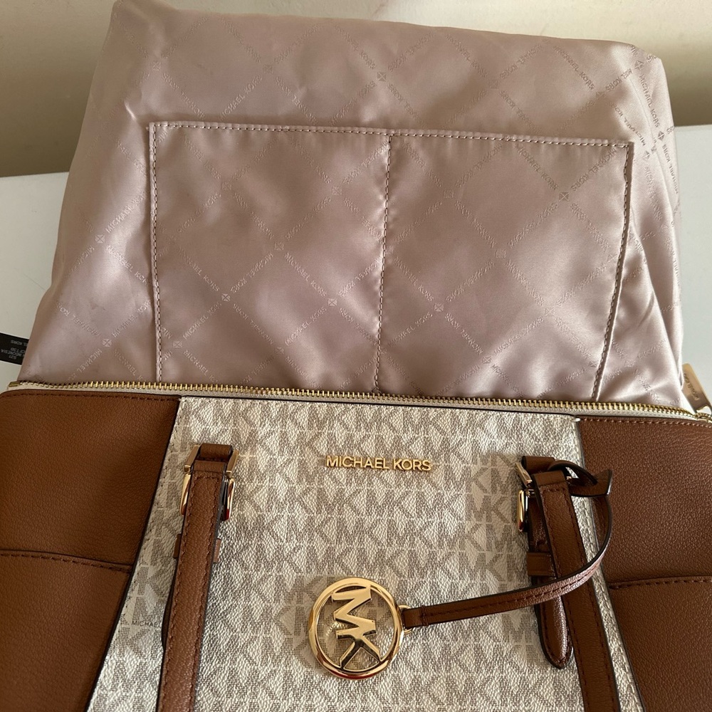 Michael Kors Tan and White Tote Bag - Picture 6 of 15